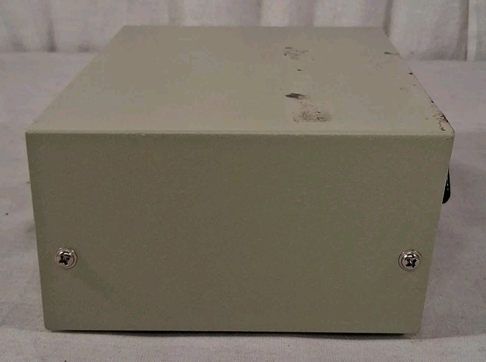 4-way Manual Data Transfer Switch Box, No Brand, Untested