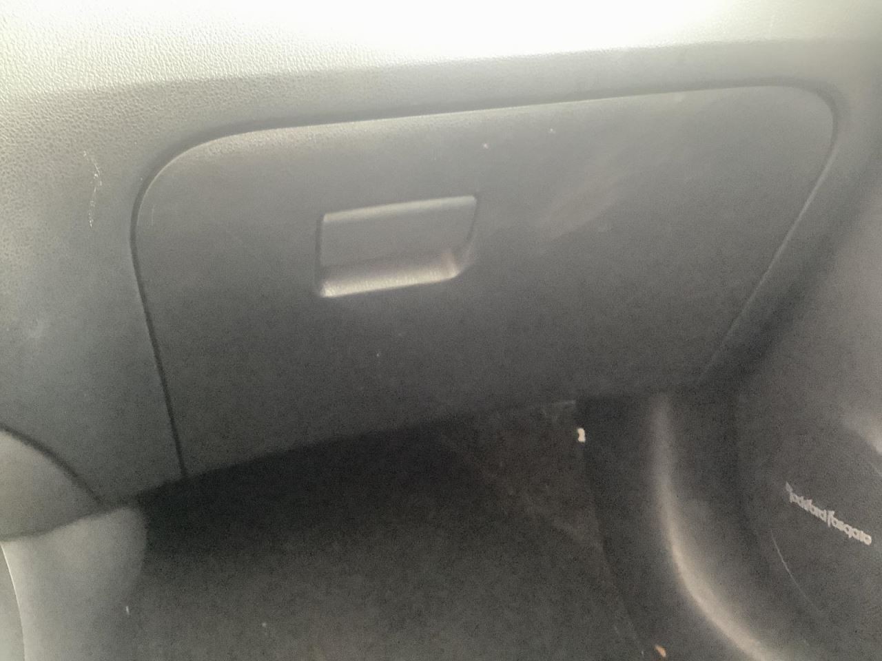 JUKE      2014 Glove Box 4993865