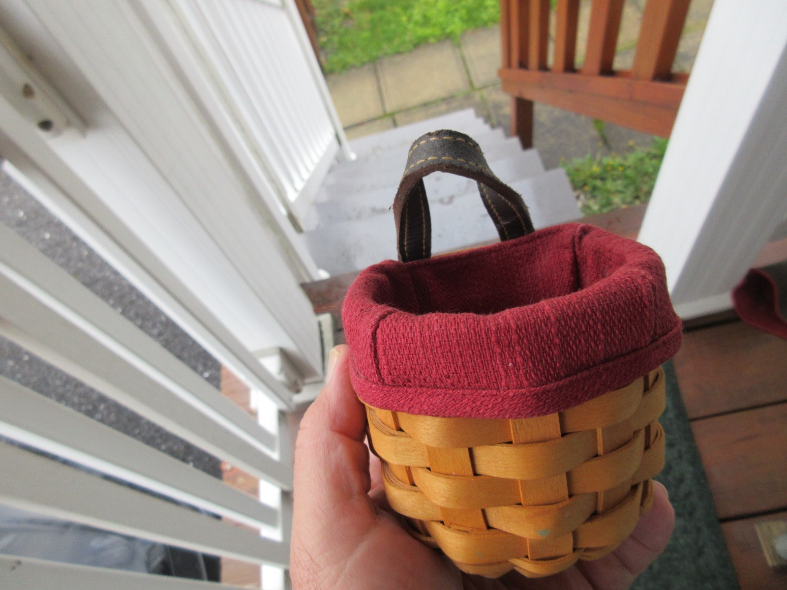SMALL ROUND LONGABERGER BASKET WITH LEATHER HANDLE LINER + PROTECTOR~~CLEAN!!!