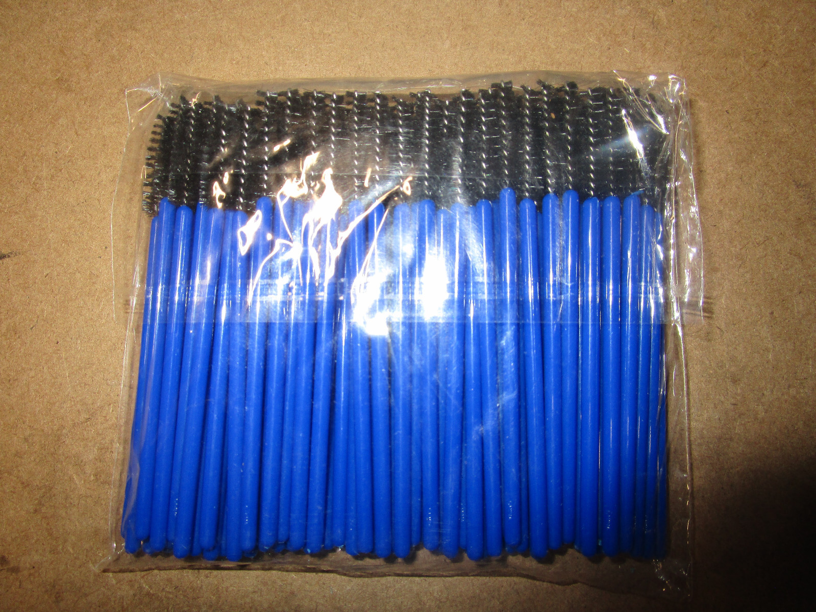 100 Pieces Disposable Eyelash Mascara Brushes