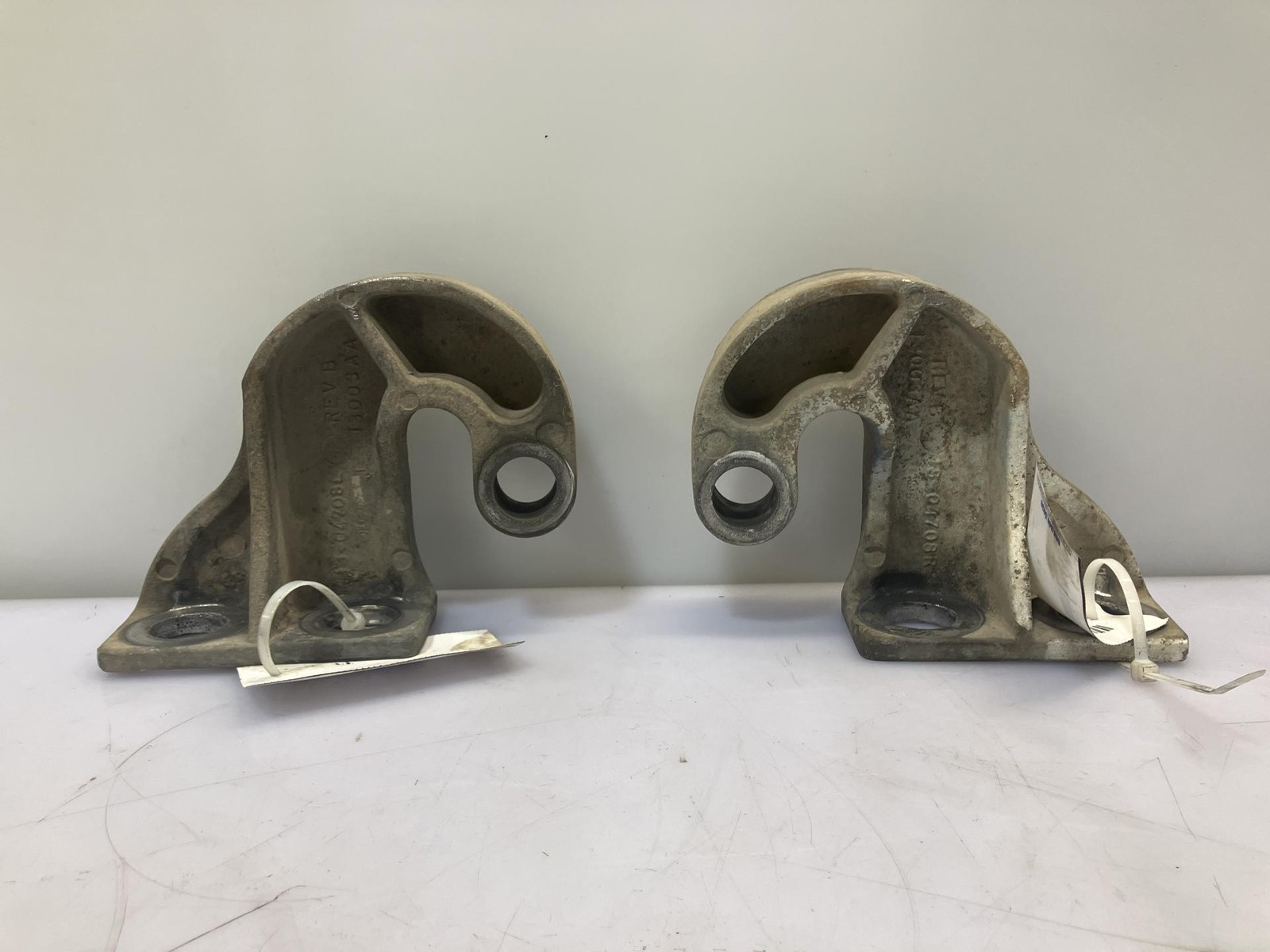 Peterbilt 378 Hood Hinge - Used