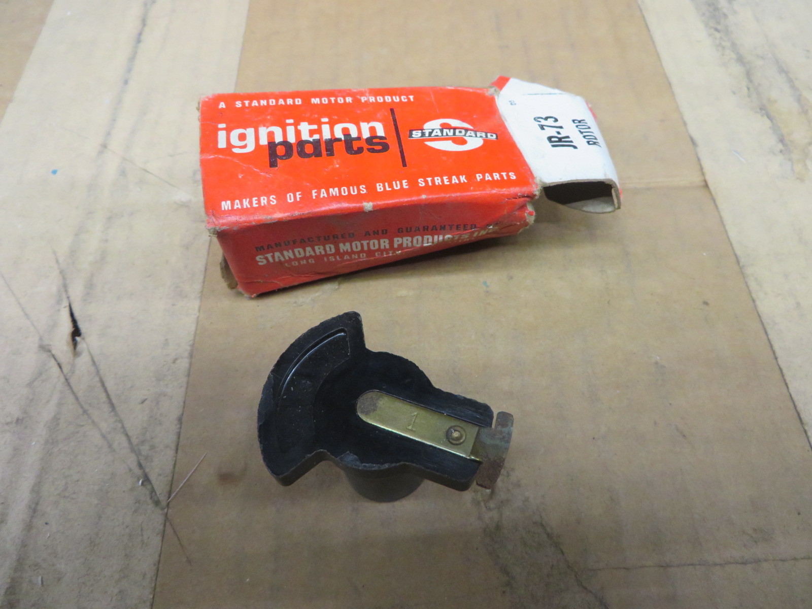 TOYOTA IGNITION ROTOR DISTRIBUTOR ROTOR NOS NIB # JR-73 # JA-903 # 1910222010