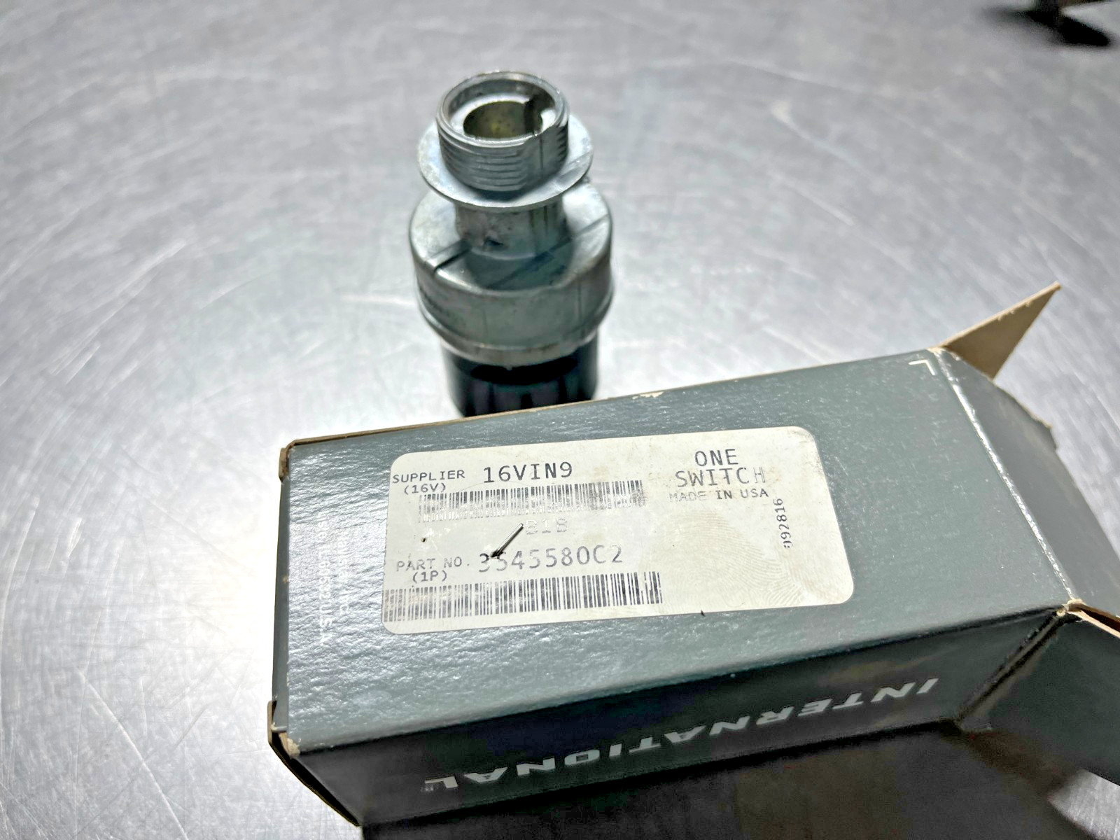 Genuine OEM INTERNATIONAL Navistar Ignition SWITCH 3545580C2
