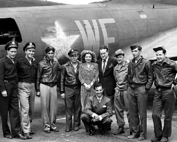 B-17, Bob Hope with other entertainers during WWII USO Tour 8x10 Photo 387a