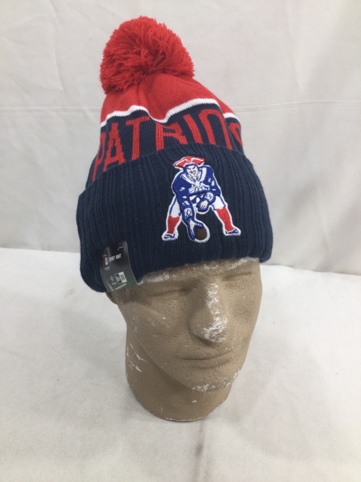 New England Patriots Winter Knit Hat Beanie Insulated PomPom Retro Logo New Era