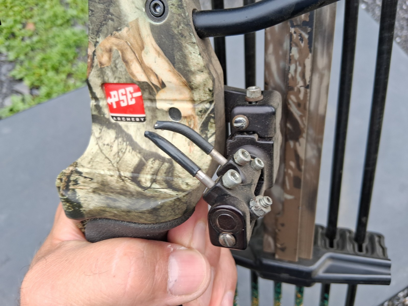 PSE Stinger Compound Bow