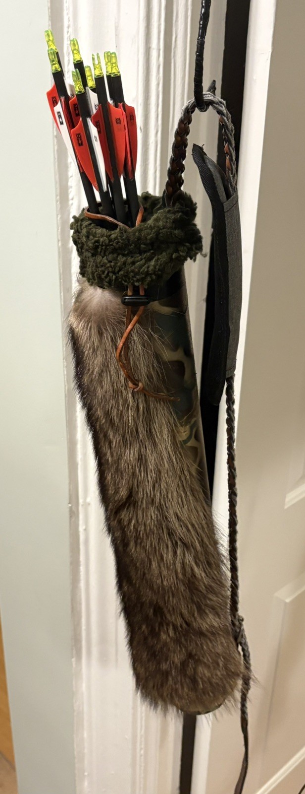 Archery Raccoon Fur Camo Braided Leather Back Arrow Quiver W/ Real Raccoon Pelt