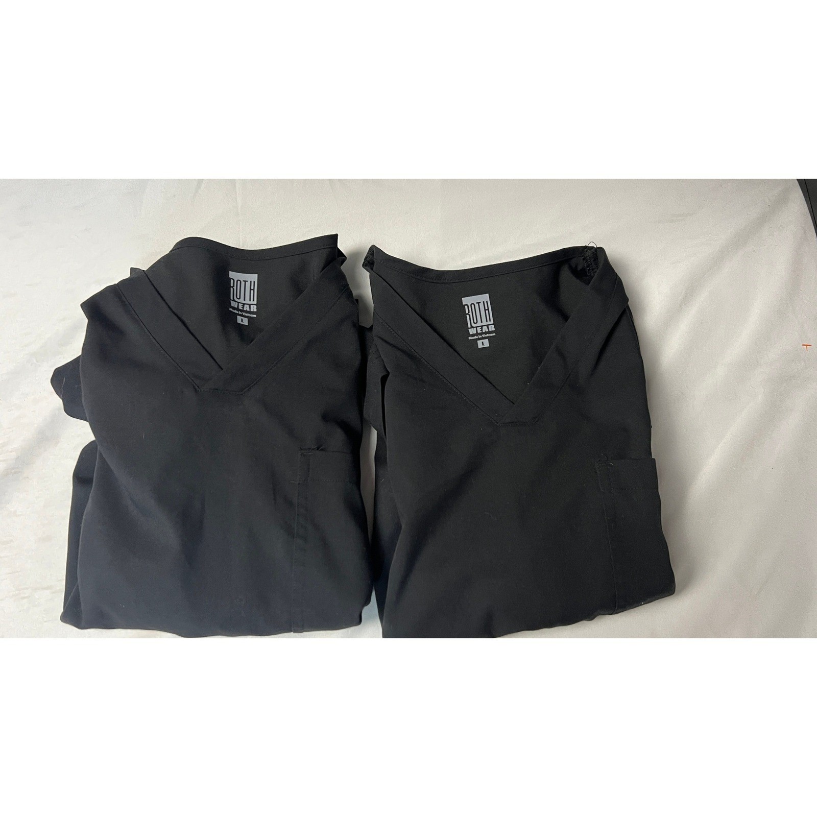 Roth Wear Mens Black V-Neck Scrub Tops Set of 2 Size Large Short Sleeve Pocket