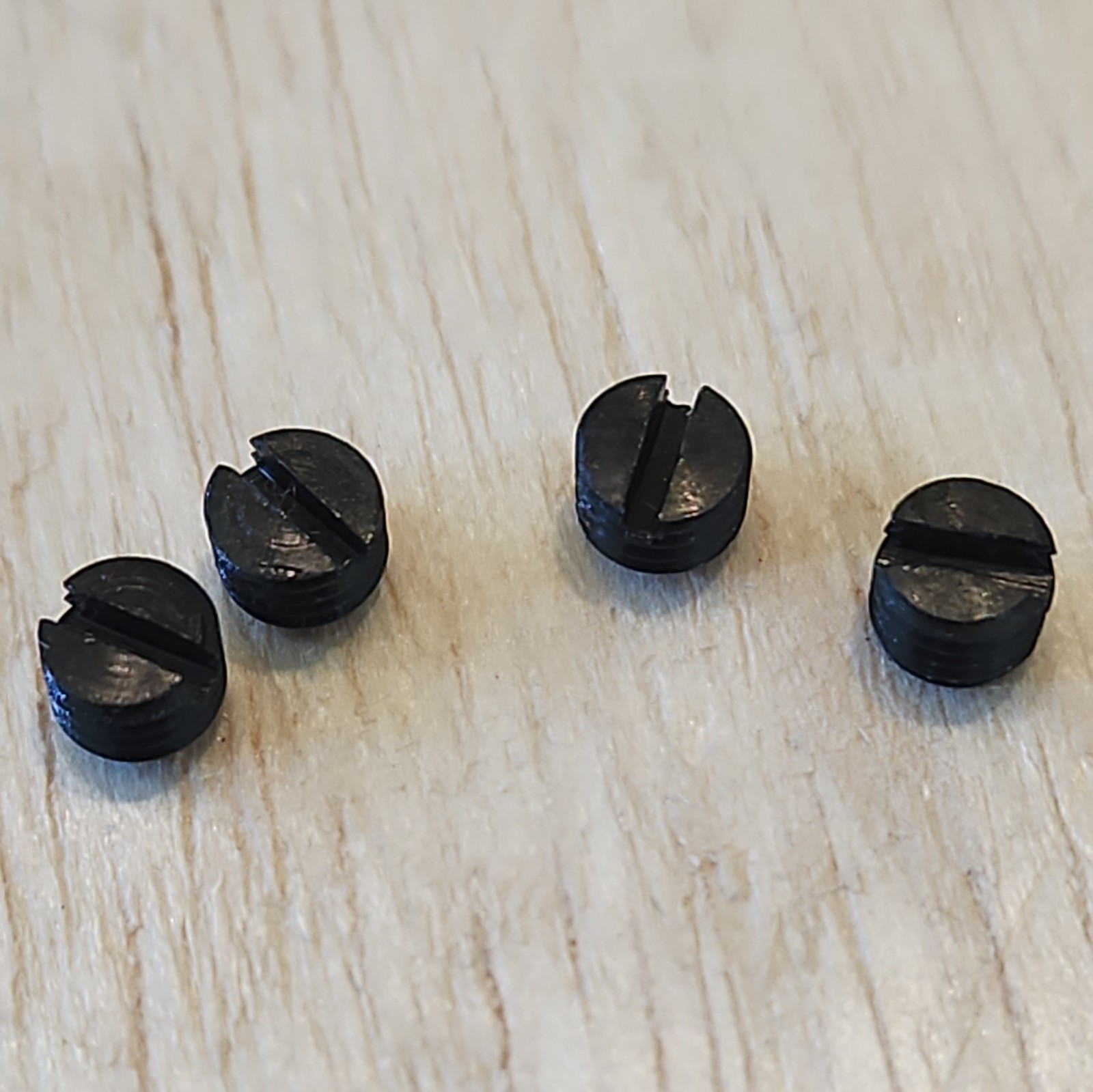 Mossberg Plug Screw set of 4 blue Top of Receiver 500 600 88 8-40