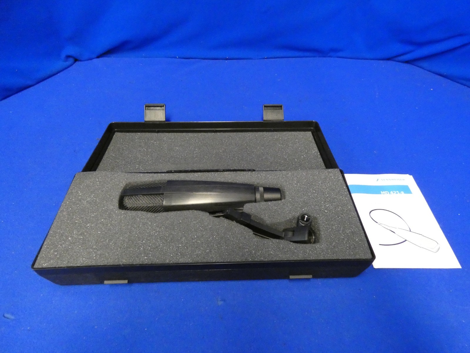 Sennheiser MD 421-II Cardioid Dynamic Microphone w/Sennheiser Case w/Foam