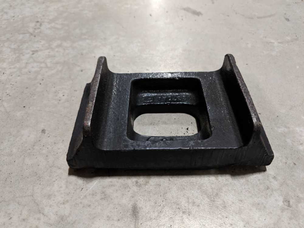 Peterbilt DS-404 Suspension Bracket 0307129 (641-10549)