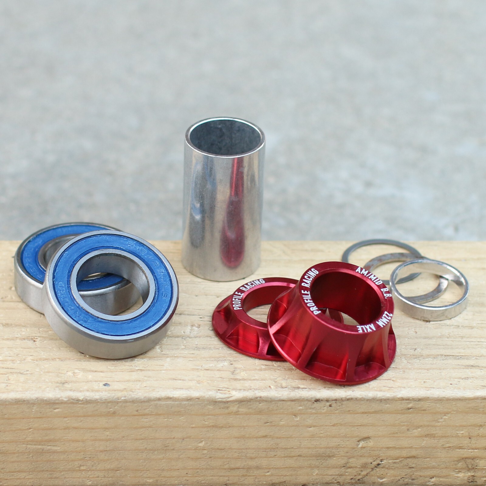 PROFILE RACING BMX COLUMN MID BOTTOM BRACKET KIT RED 22mm SEALED BEARINGS