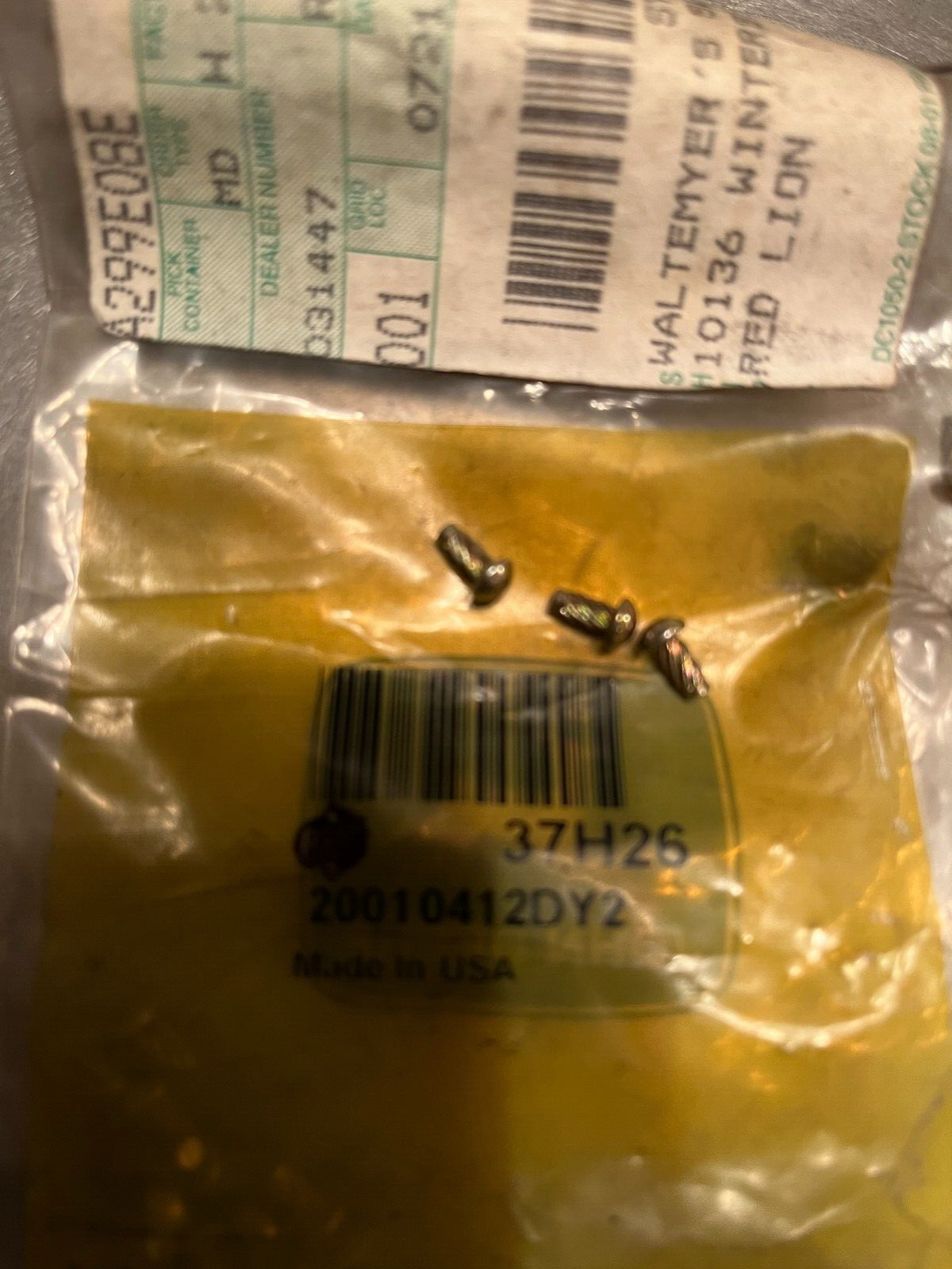 37H26  Genuine  OEM  John Deere  SCREW   QTY of 10 Screws