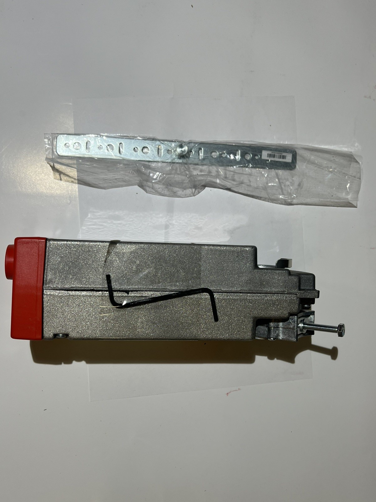 Honeywell MS8120A1007   Direct Coupled Actuator Two Position 175LB 24 Vac
