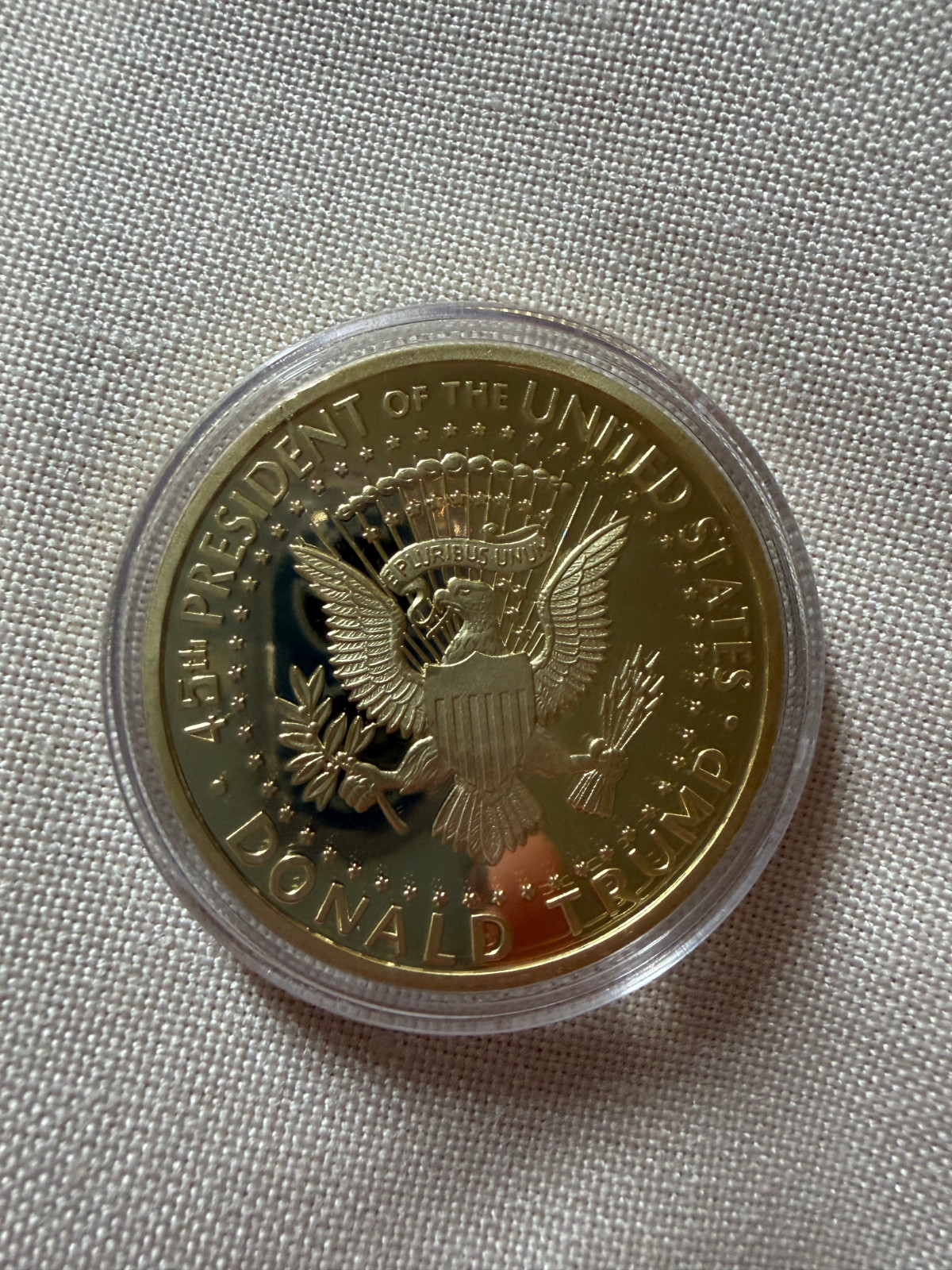 Donald Trump 2017 Coin Gold Collectable 45th President Includes Case