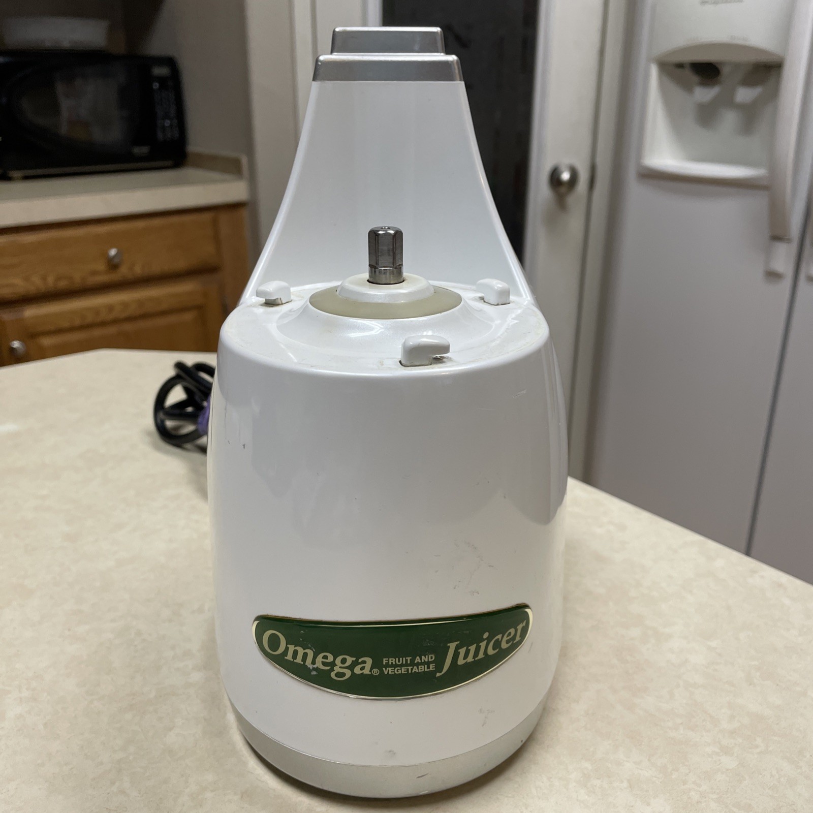 Omega Juicer Juice Extractor VRT330 Motor Base Only White Works/Tested