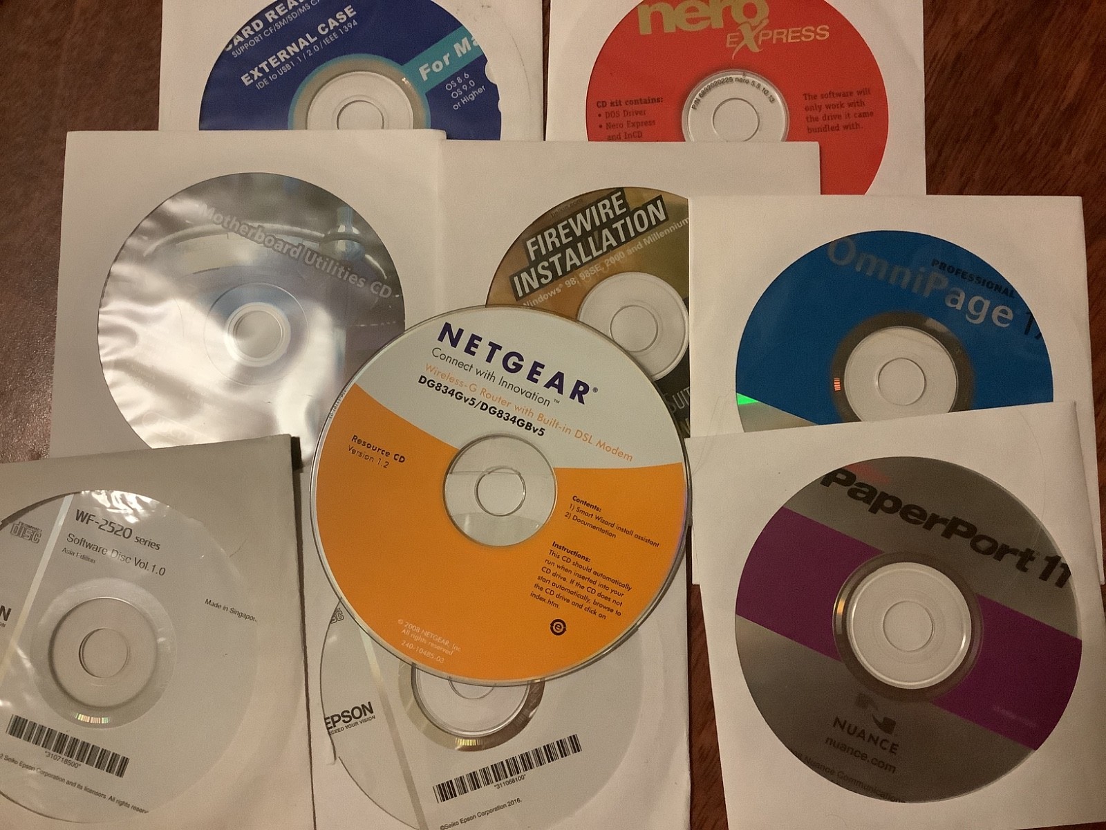 COLLECTION CD-ROM DISCS NERO NUANCE NETGEAR EPSON PHOTOSUITE III SE PLUS MORE