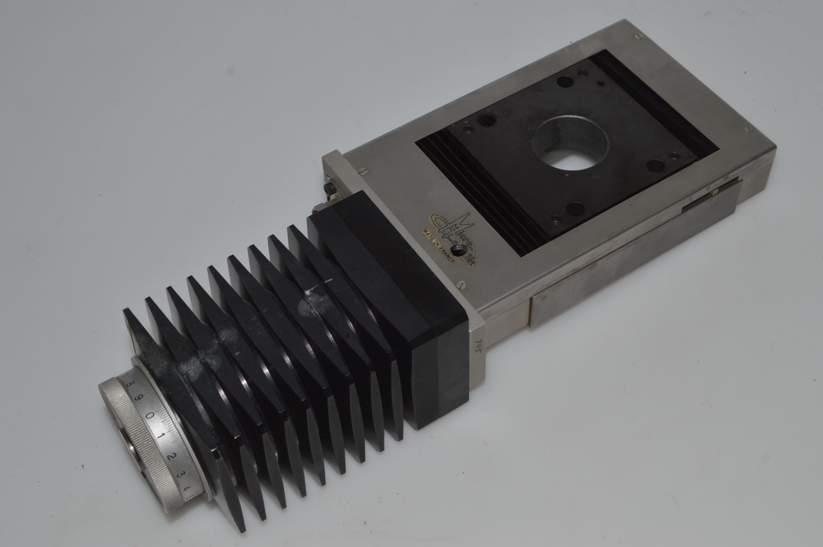 *TC* MICRO CONTROLE MOTORIZED LINEAR STAGE 6 1/4" x 4 1/4" (TAF76)