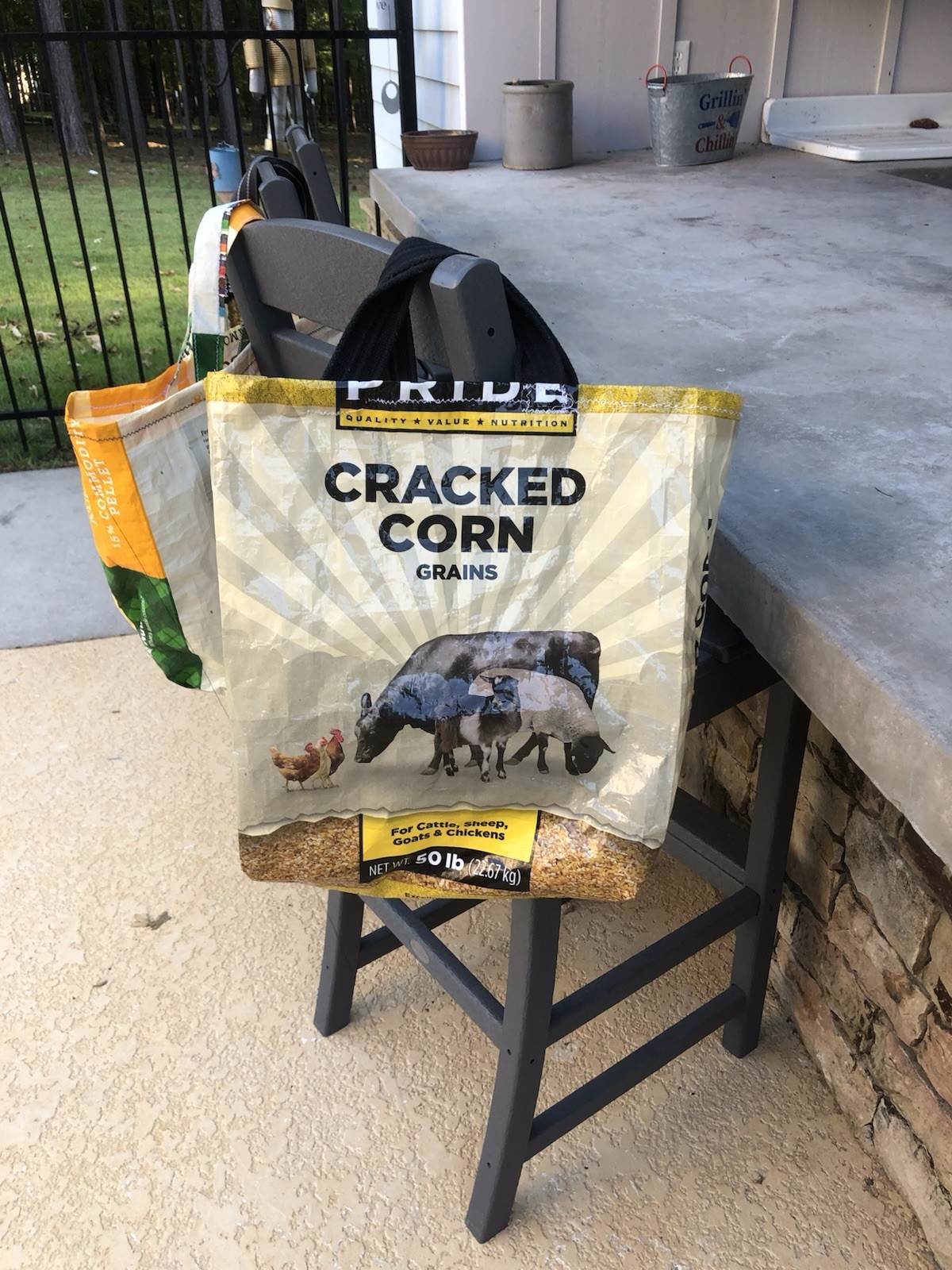 NutriBeef Cracked Corn & Scratch Grains Chicken Poultry Feed Bags