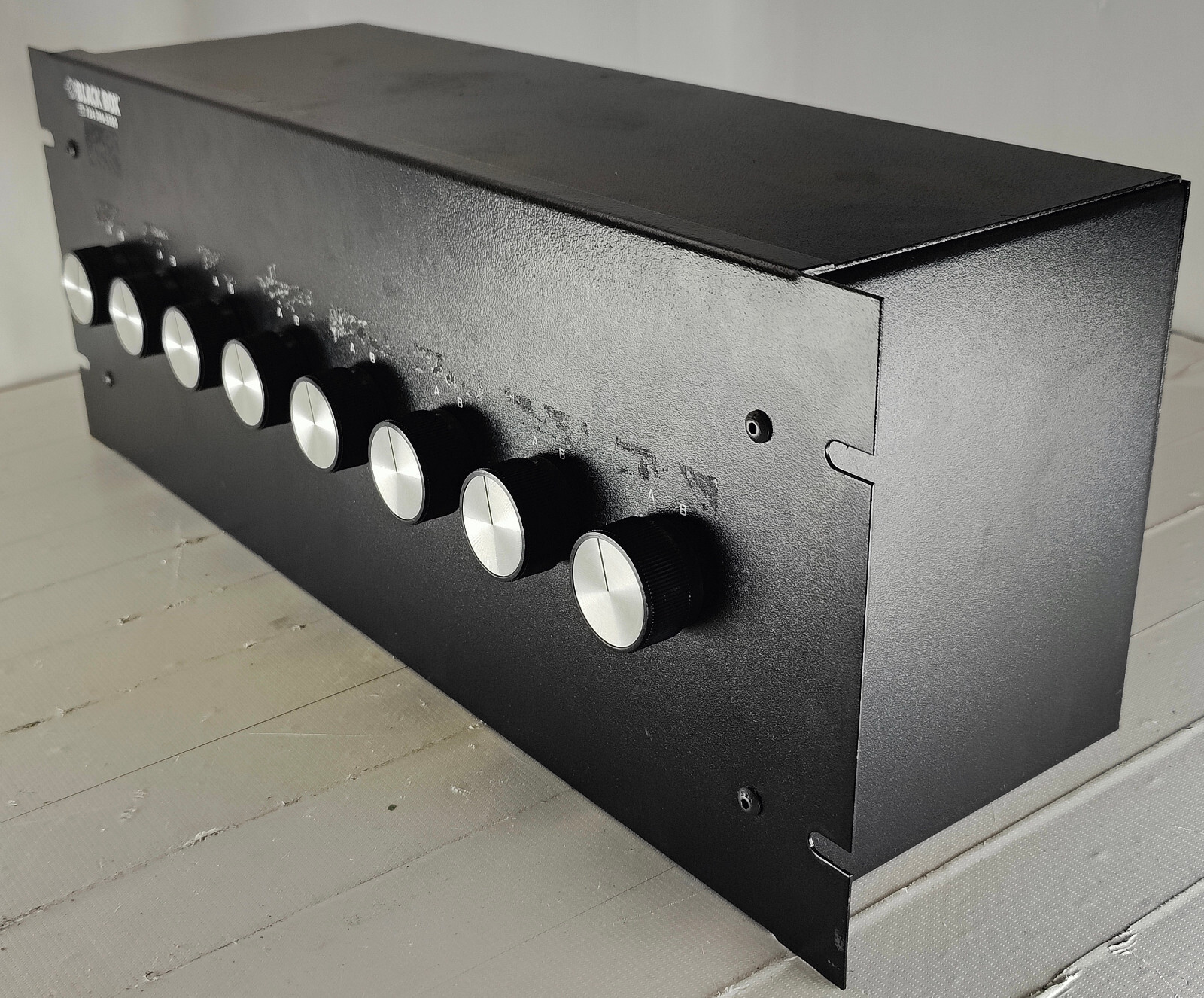 Black Box SR000A SR030-FFM Electrical Retainer Switch Box