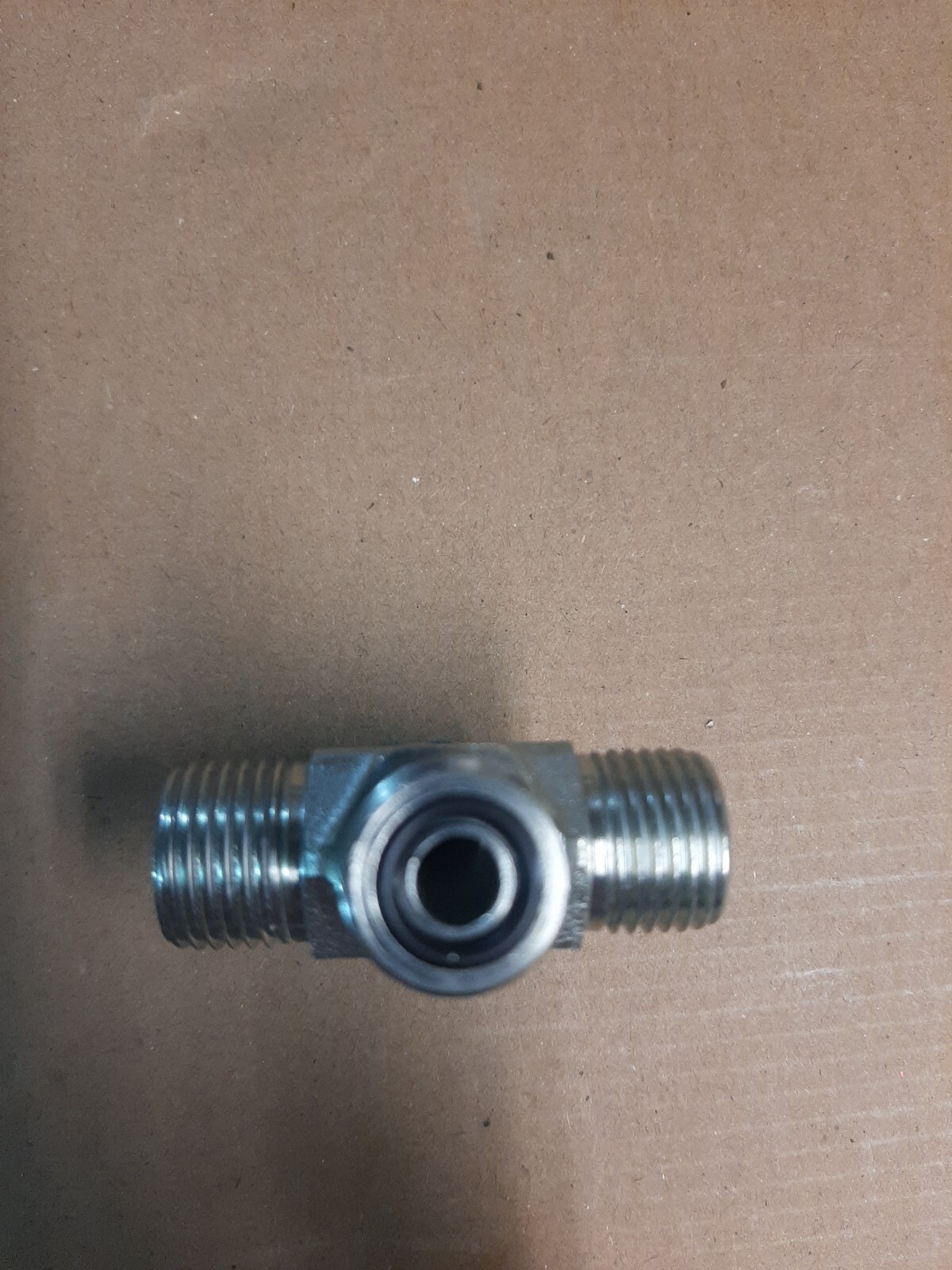 John Deere 38H5147 Hydraulic Fitting