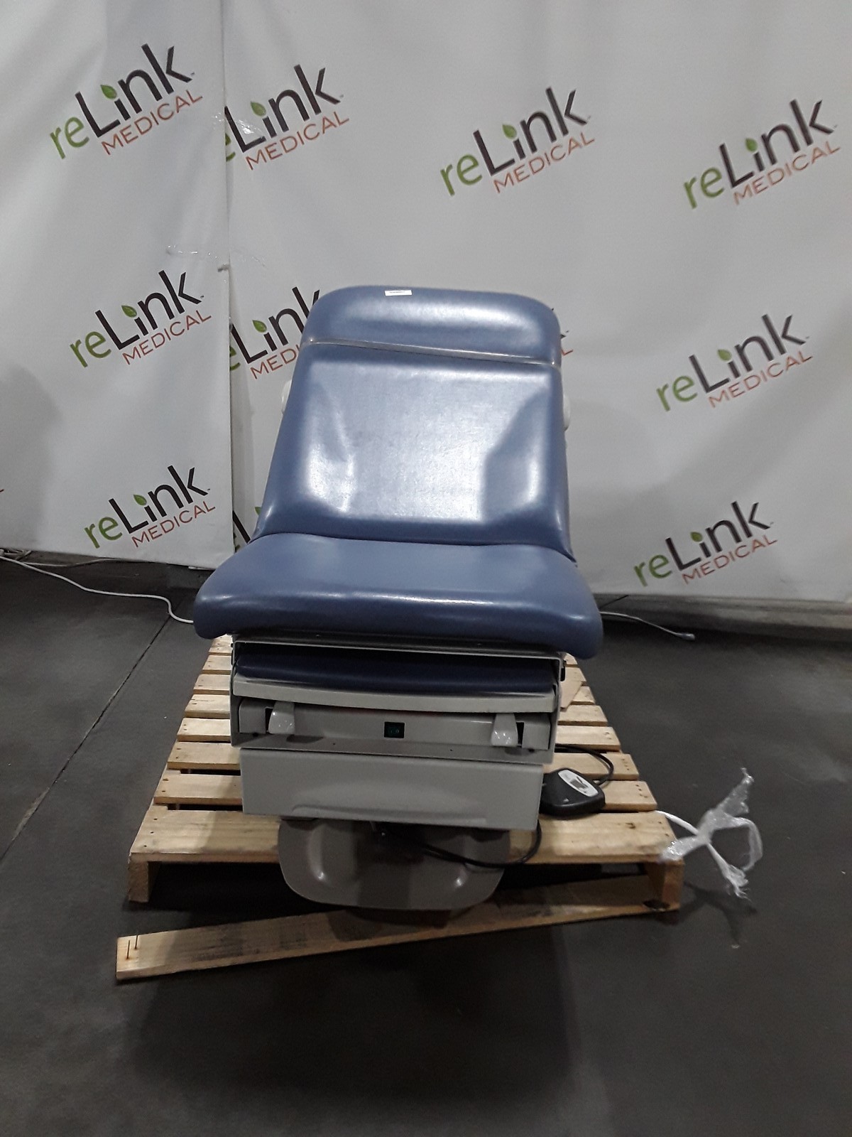 Midmark 222 Procedure Chair