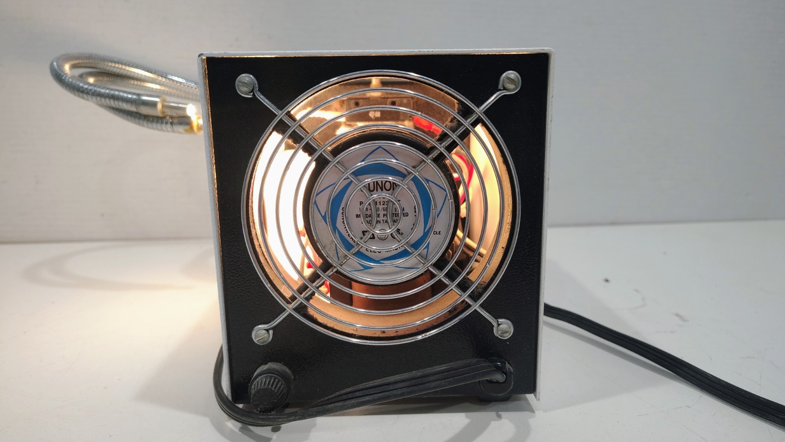 Fiber Optic Illuminator Lite Scope Cold Light Source Generates high-Intensity