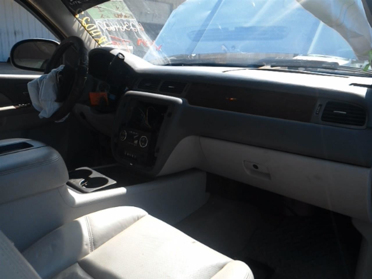 SILVRDO15 2012 Fuse Box Cabin 104892030