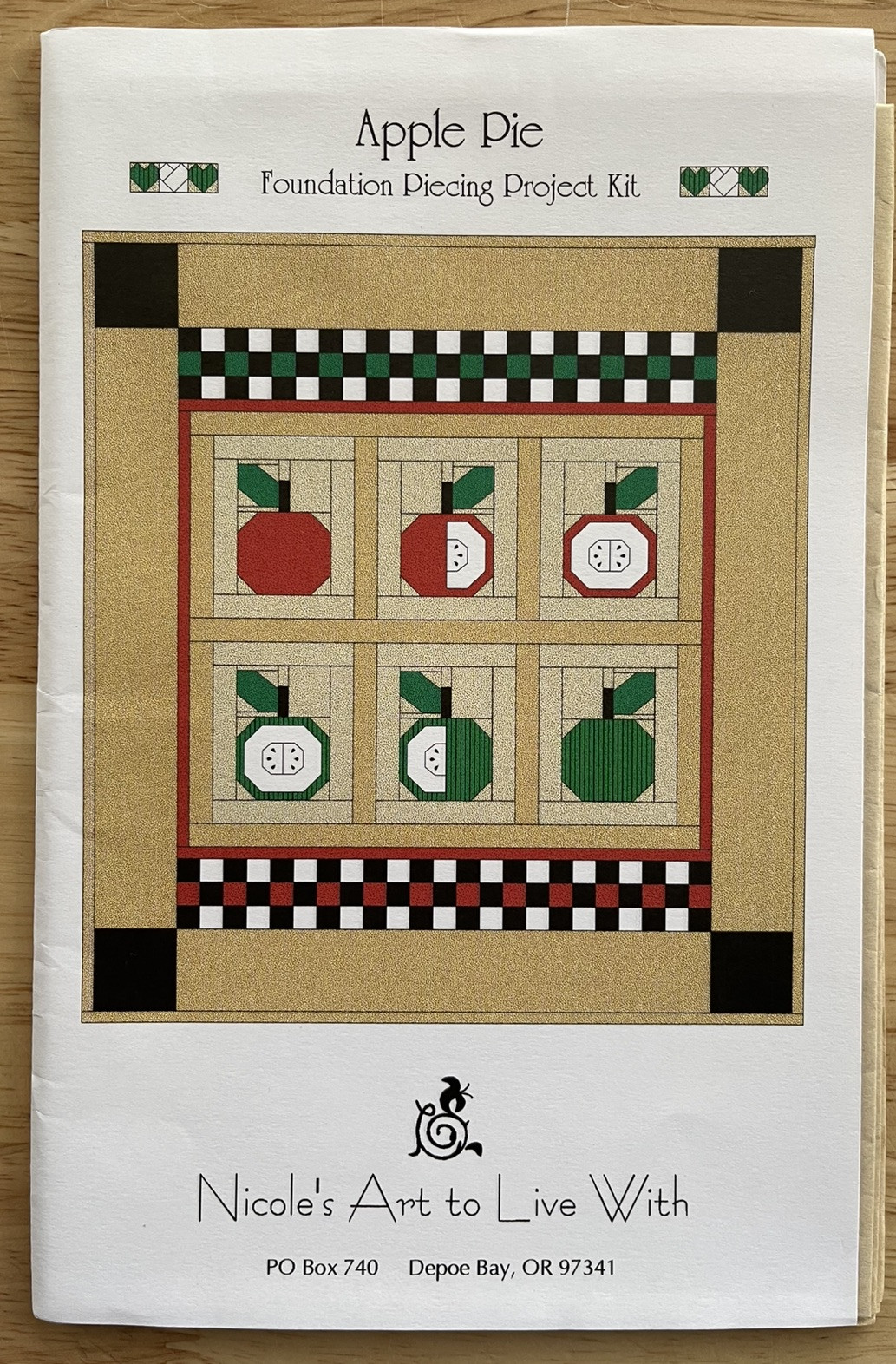 Nicole's Art to Live With Apple Pie Foundation Piecing Project Kit pattern