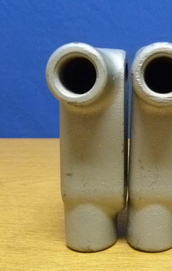 Appleton LR17 1/2" Conduit Wiring Body QTY-1 90* Grayloy Iron FM7 Form-7 B34