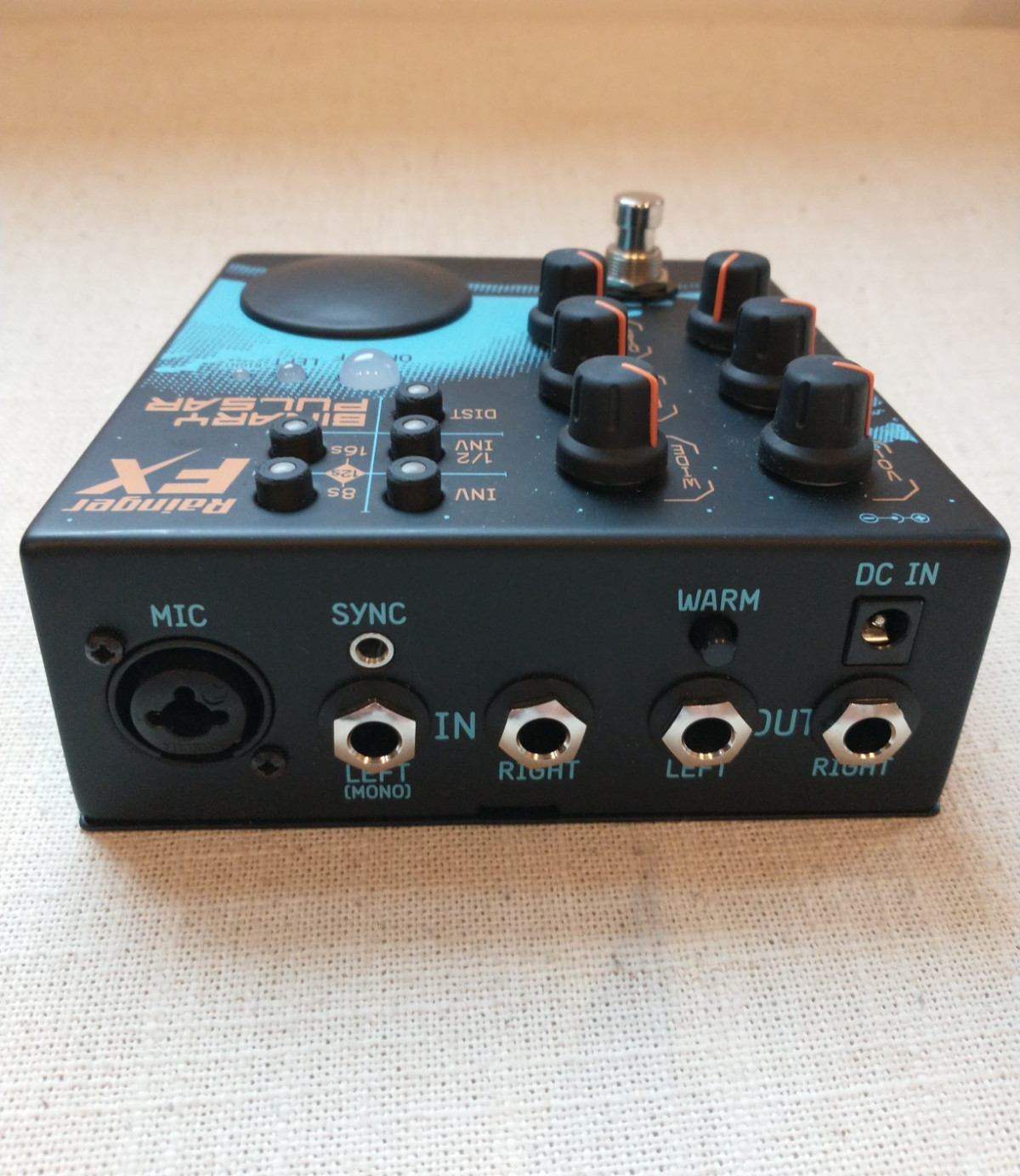 Rainger FX Binary Pulsar Stereo Sidechain, Panner & Tremolo Pedal