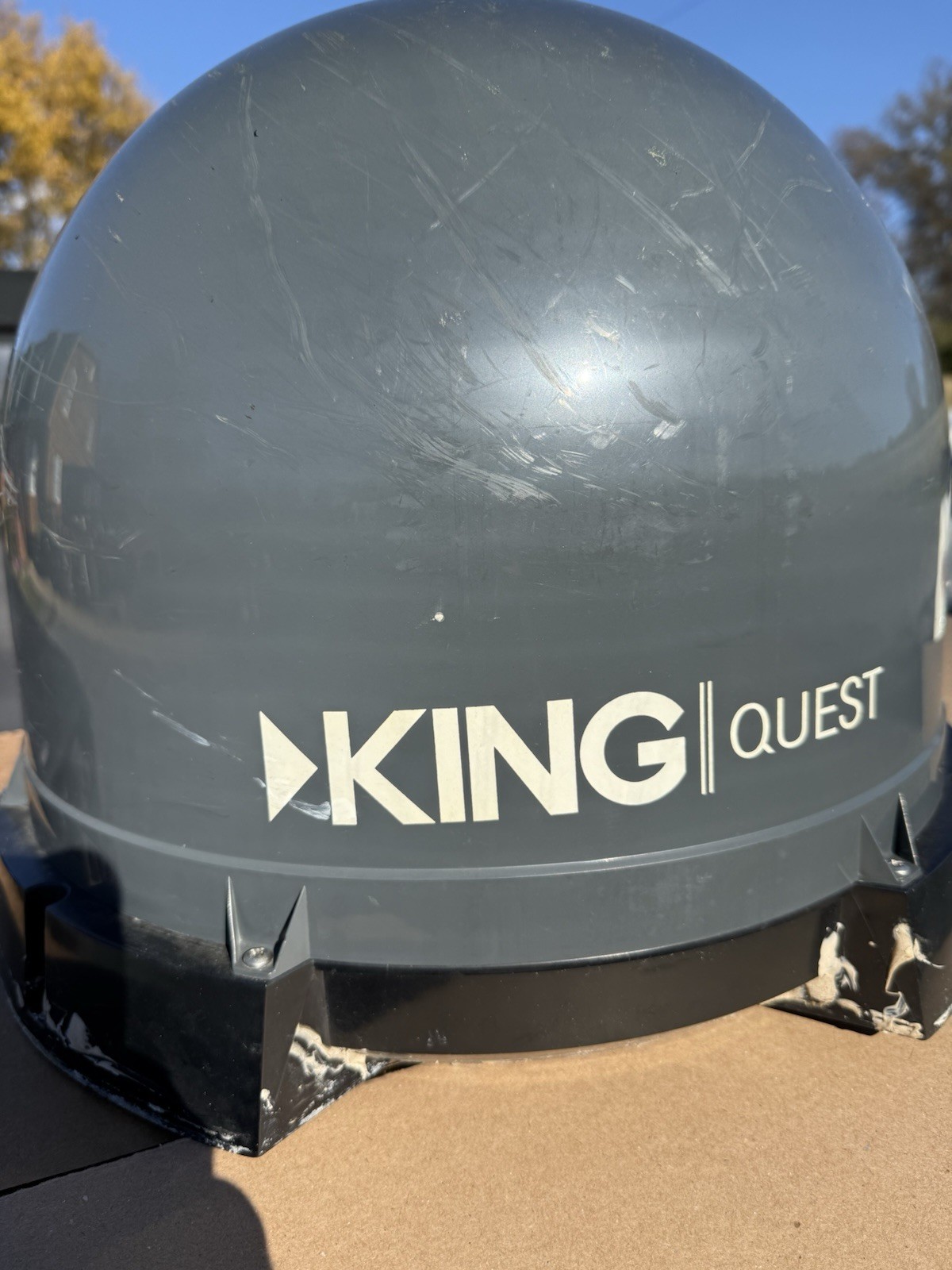 KING Tailgater Pro Premium Satellite Portable TV Antenna w/ TWO FREE Wallys