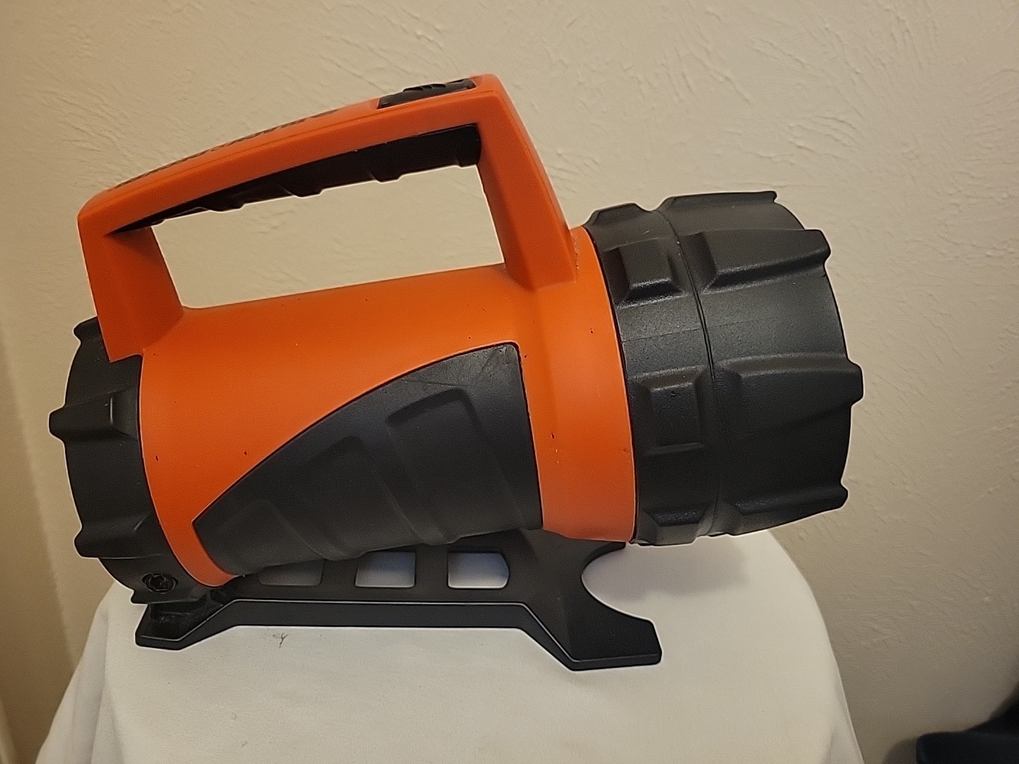 Black & Decker Flashlight Beam Lantern Attached Variable Stand Orange