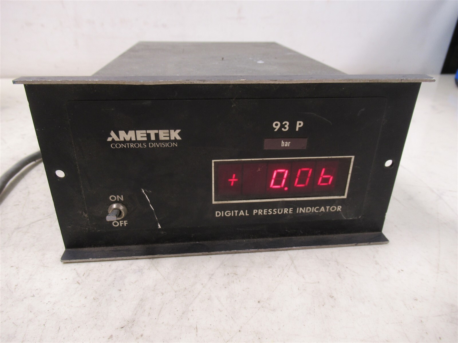 Ametek 93P Digital Pressure Indicator 93PG0010BDE8B 0-100 Bars Panel Meter