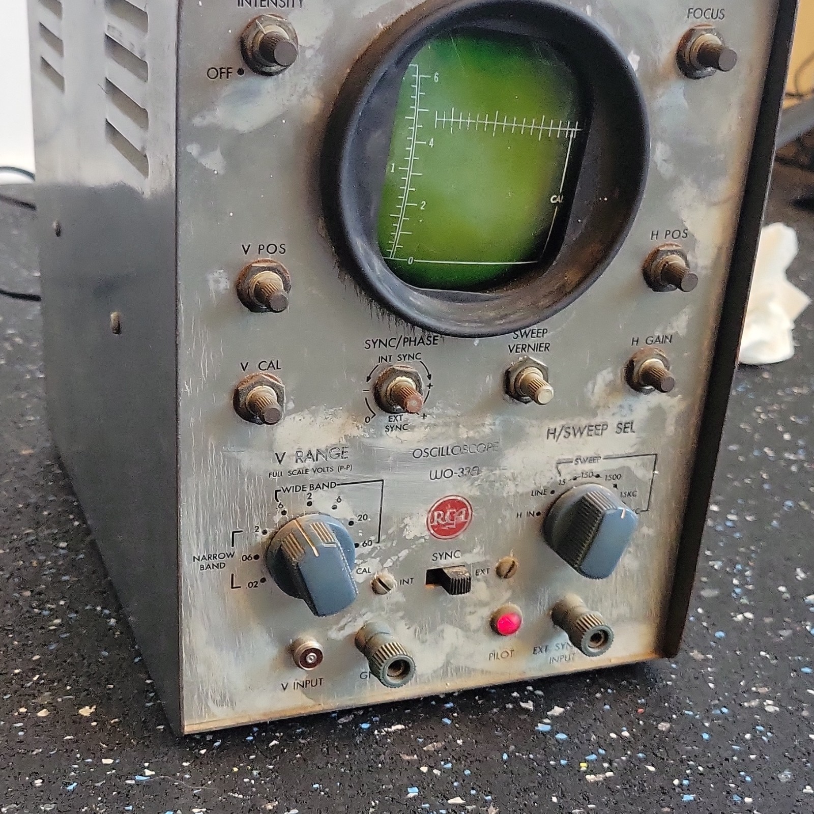 Vintage Oscilloscope WO33A RCA Pilot Light Turns On Untested