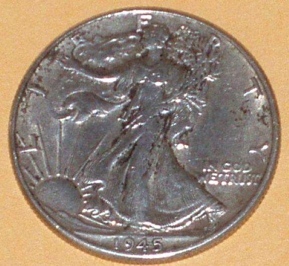 1945 CIRC . Walking Liberty Half Dollar 50c US 90% Silver