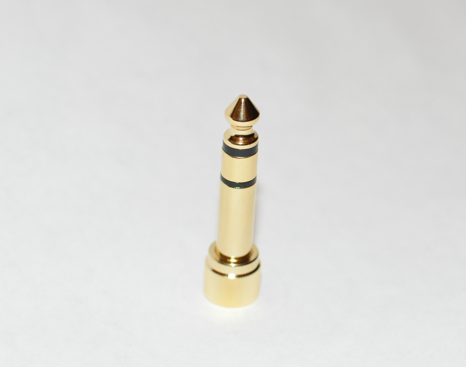Locking 1/8" - 1/4" screw-on headphone adapter for Sony