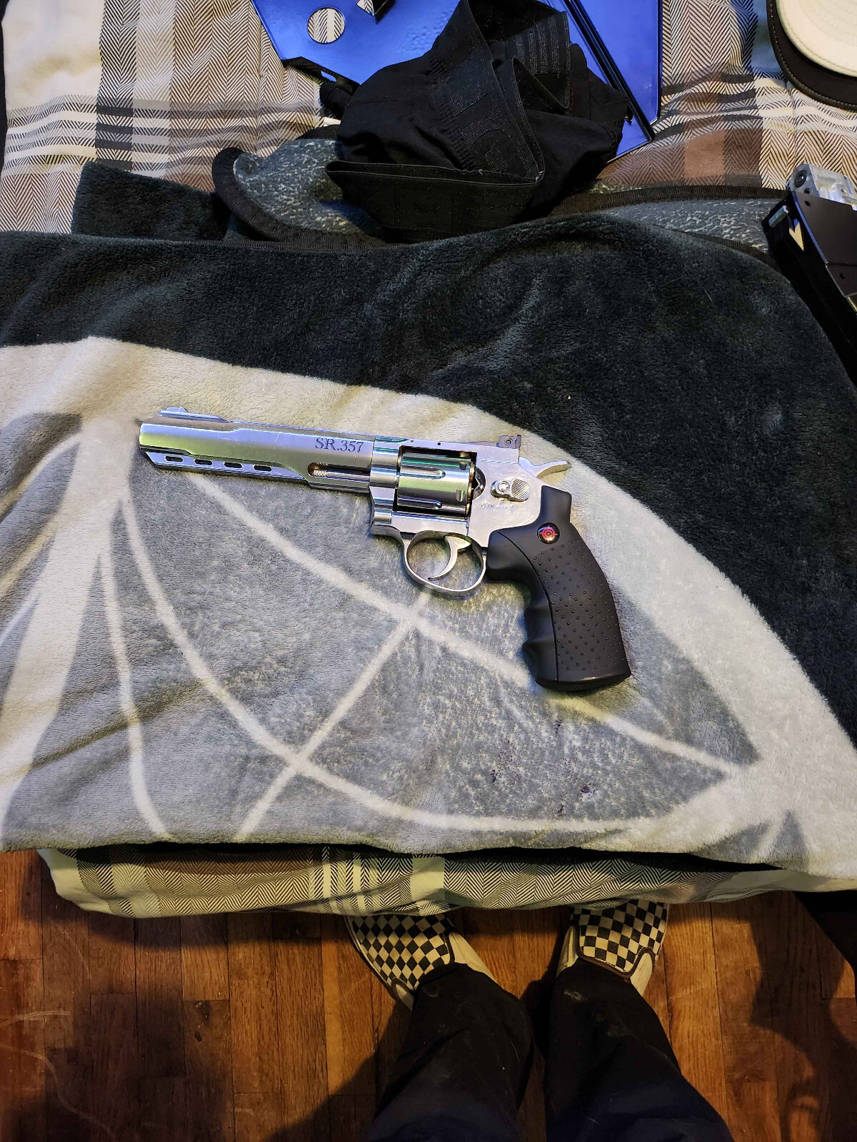 Crosman Full Metal Co2 Power 6 Shot BB Revolver Silver