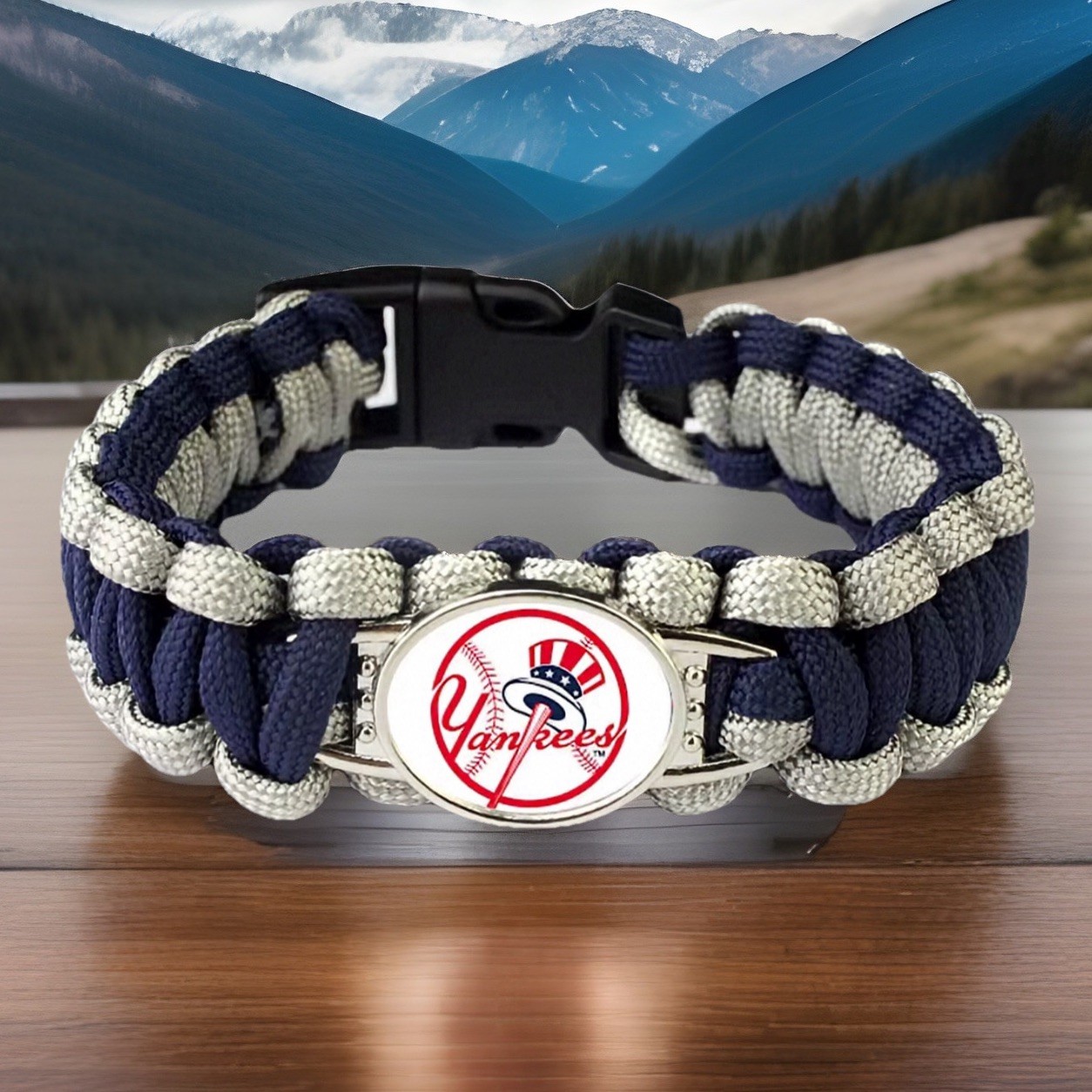 New York Yankees ~ MLB Paracord Bracelet ~ Brand New In Bag