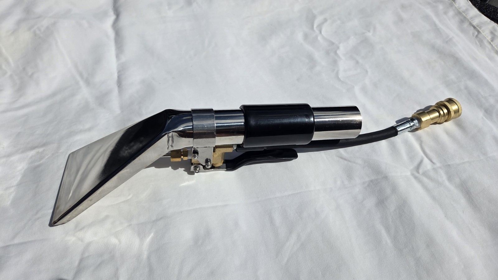 NOBLES 1210536 Upholstery Tool 14 in Lg 4 in Wide Open Spray Female Coupler