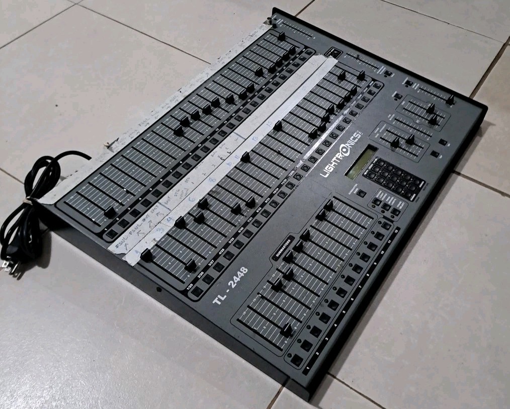 LIGHTRONICS TL-2448 Multi-Application Lighting Control Console UNTESTED