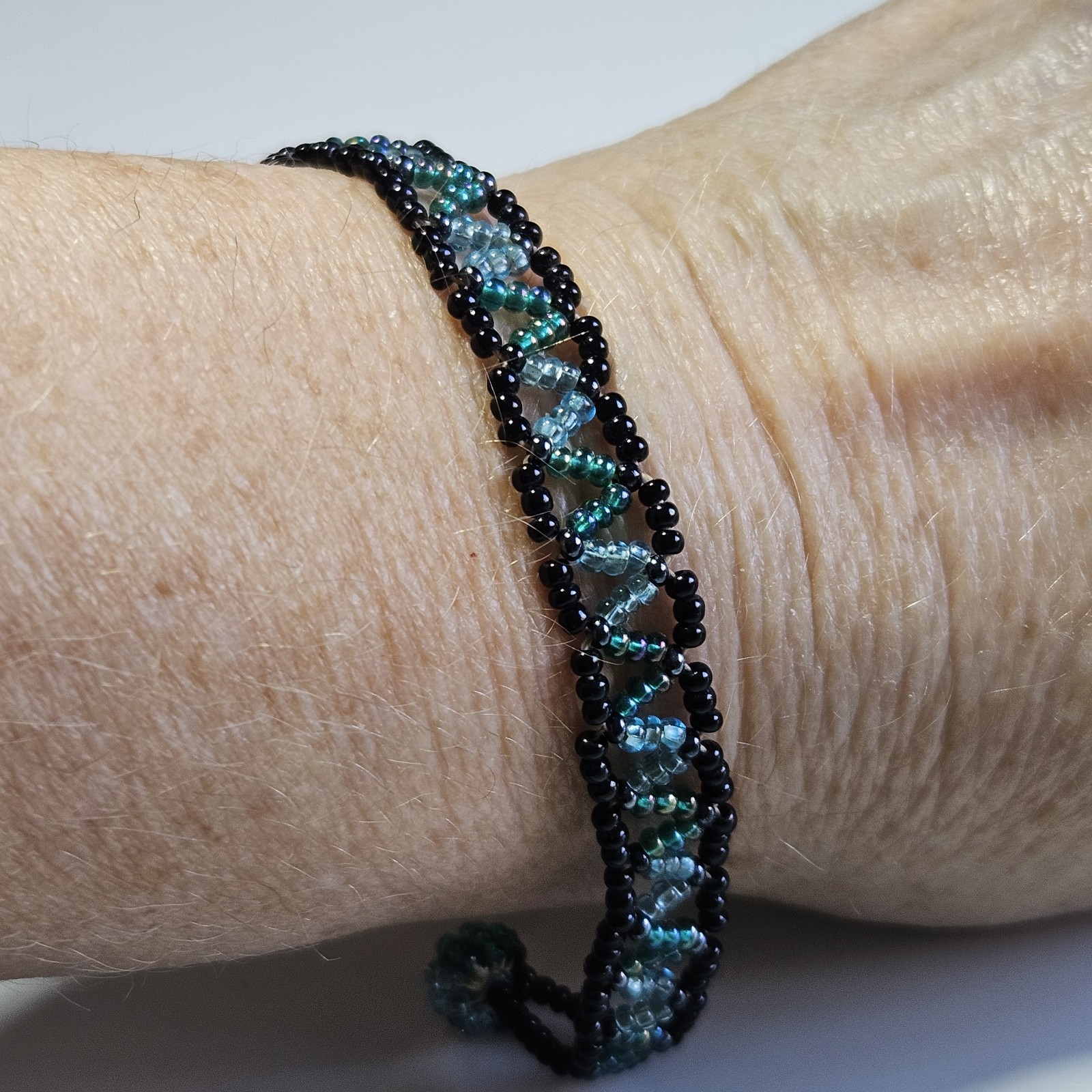 Artisan Handmade Blue And Black Seed Bead Bracelet 7"