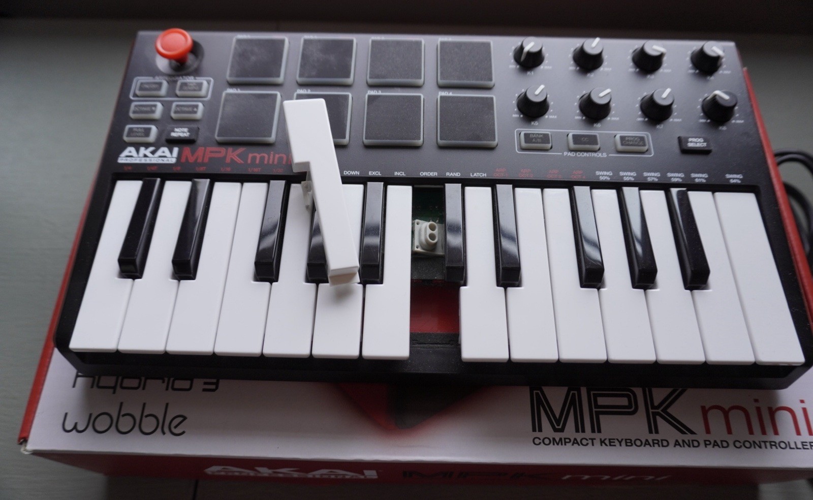 AKAI Professional MPK Mini Compact Keyboard Synthesizer & Pad Controller NIB