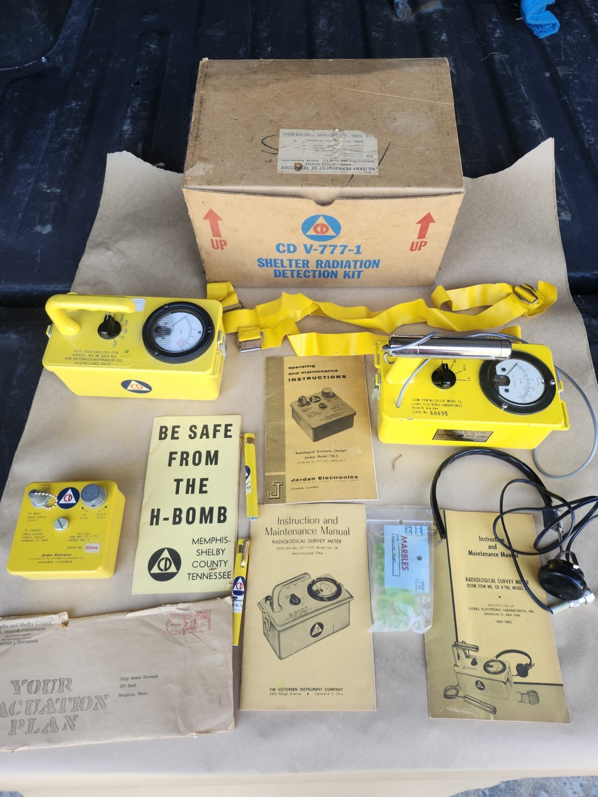 Vintage Civil Defense Radiation Detector Model CDV-777-1 Original Box Marbles