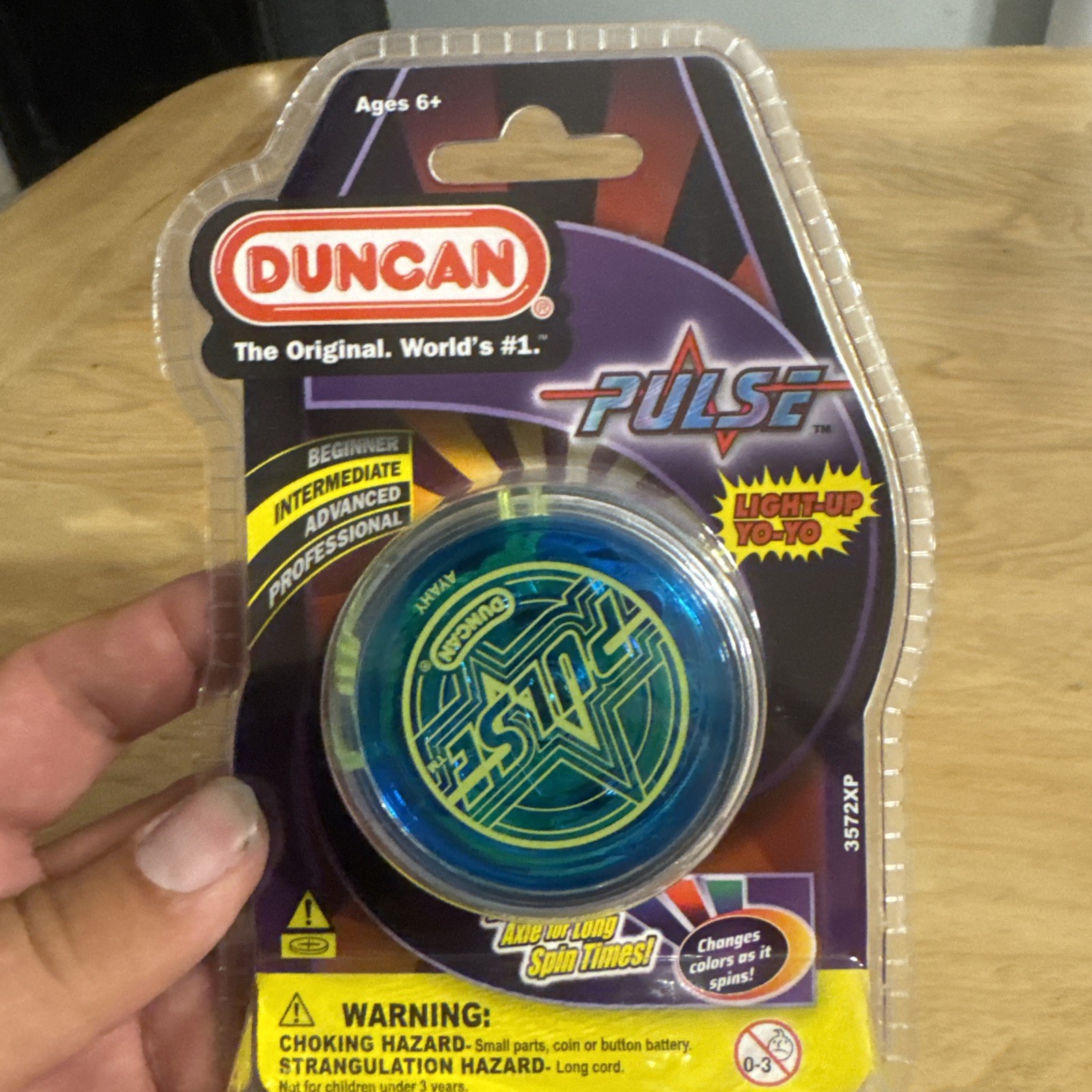 Duncan Pulse Light-Up Yo-Yo Ball Bearing YoYo Changes Color Sleeps