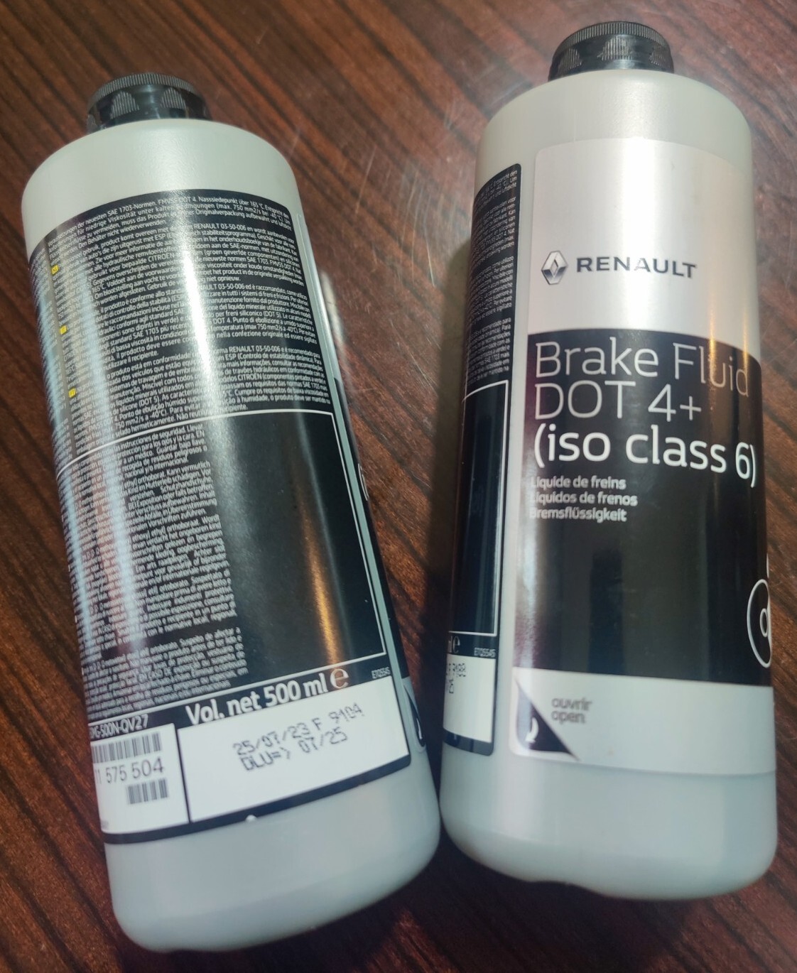 2x RENAULT DOT 4 BRAKE FLUID + ISO CLASS6 7711575504 1 liter (2x0.5 liters)