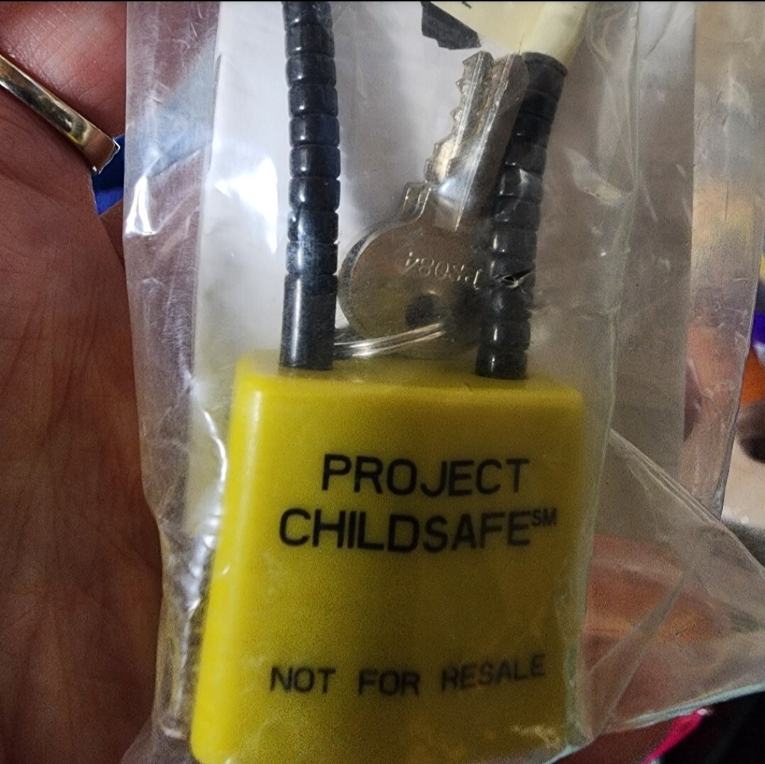 Project Child Safe Cable Gun Lock with 2 Keys New in Original Package