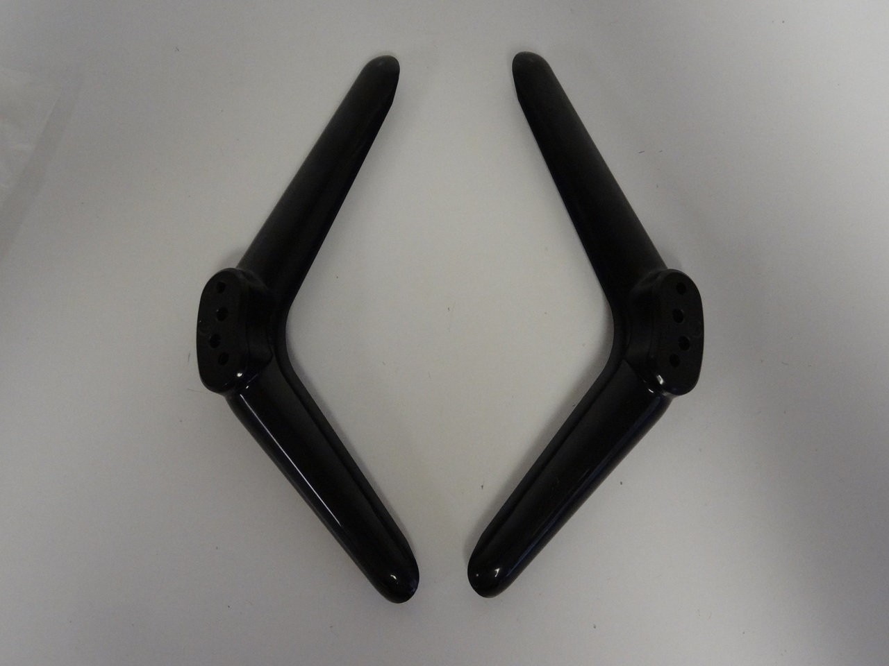 TCL 28D2700, 32S3750 Used TV Stand Legs W/ Screws - 32S3800, 40FS3750