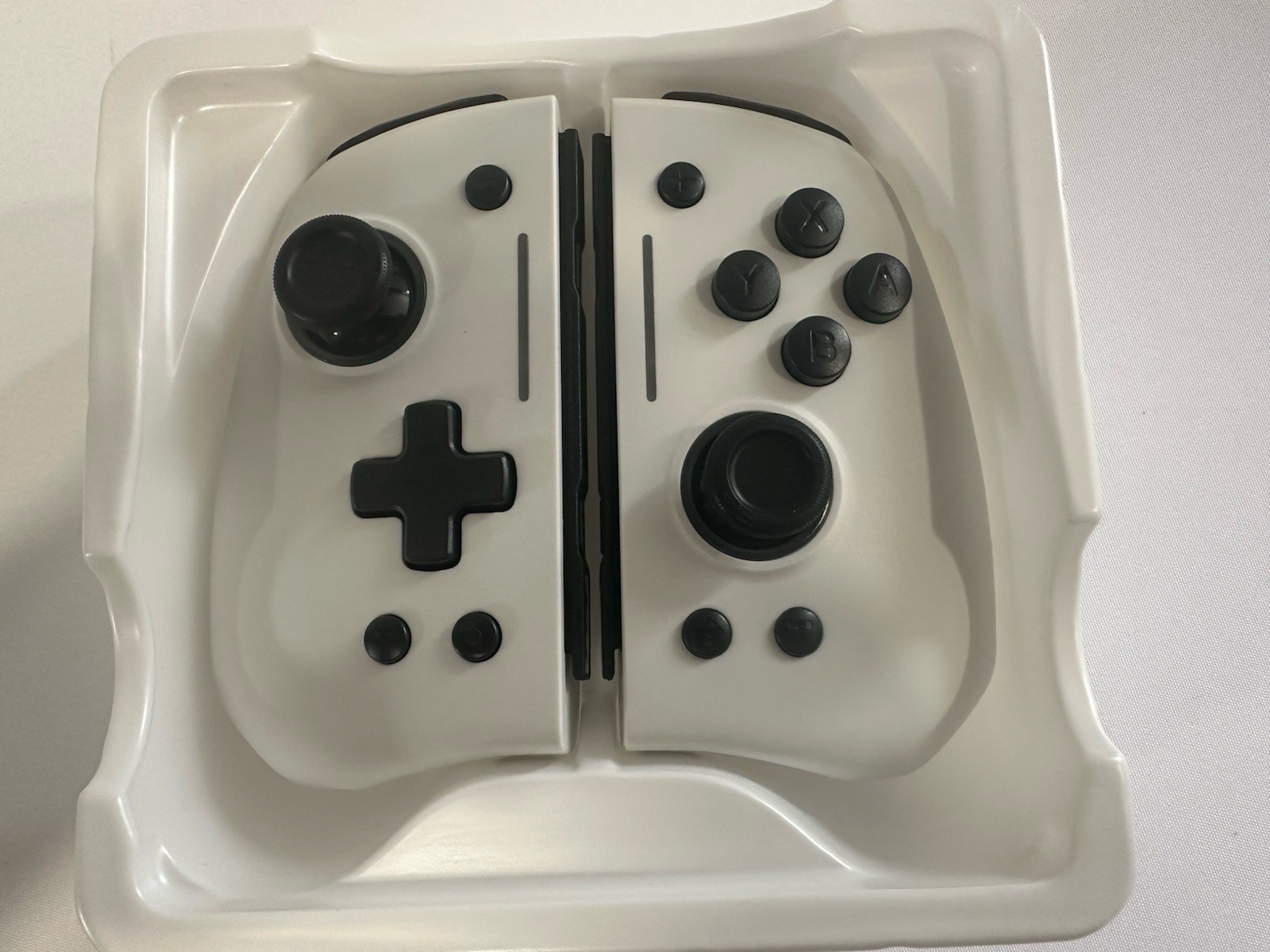 NYXI HYPERION WIRLESS NINTENDO SWITCH CONTROLLER WHITE *NEW - OPEN BOX*