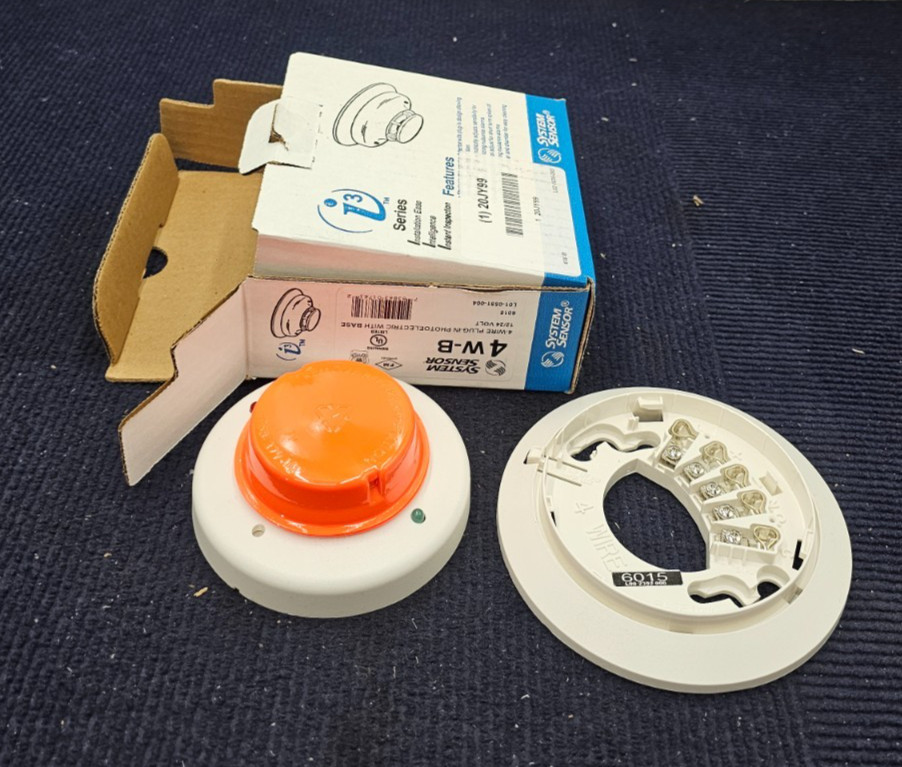 System Sensor 4W-B: 4-Wire Plug-In Photoelectric Smoke Detector 12/24V